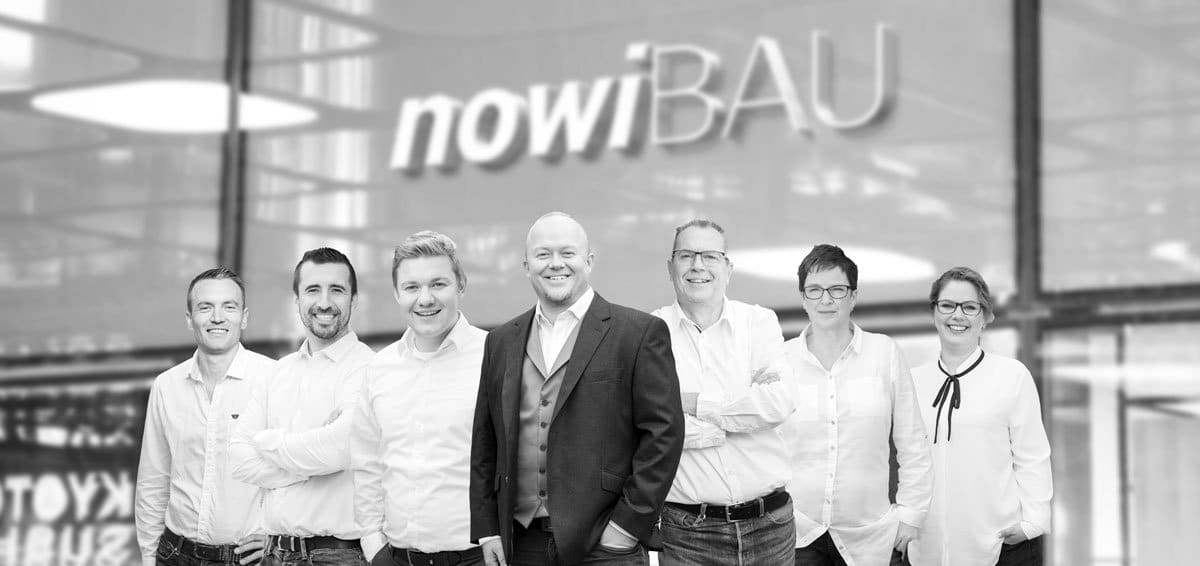 Bild der nowiBAU Gruppe mit Mitarbeitern